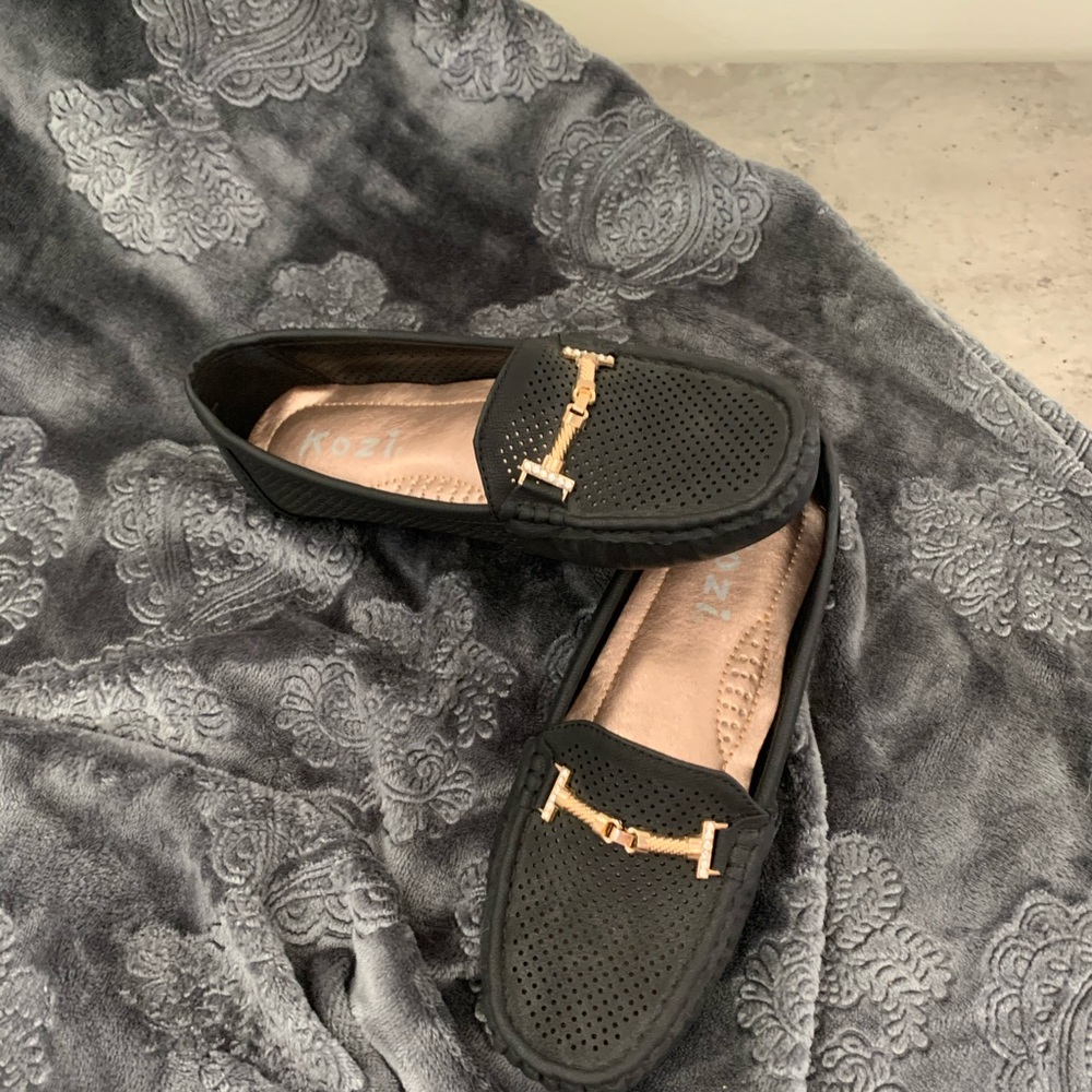 black slip ons - Picture 4 of 4